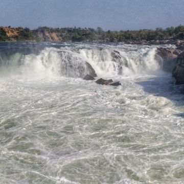 Dhuandhar_Waterfalls_in_Bhedaghat,_India (1)